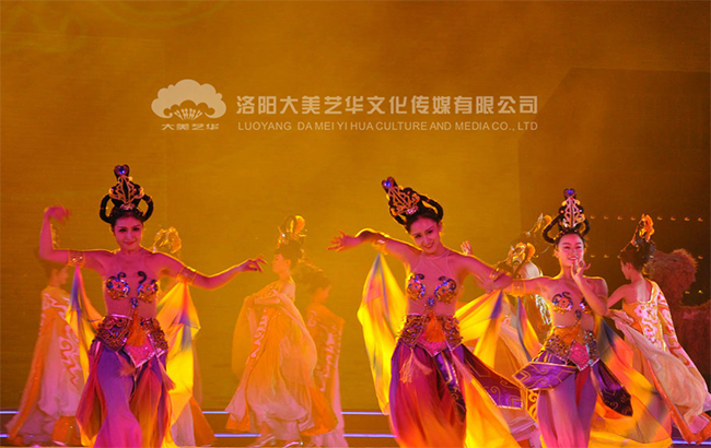 第36屆中國(guó)洛陽(yáng)牡丹文化節(jié)開(kāi)幕式現(xiàn)場(chǎng)，《隋唐洛陽(yáng)城》篇章歌舞演出